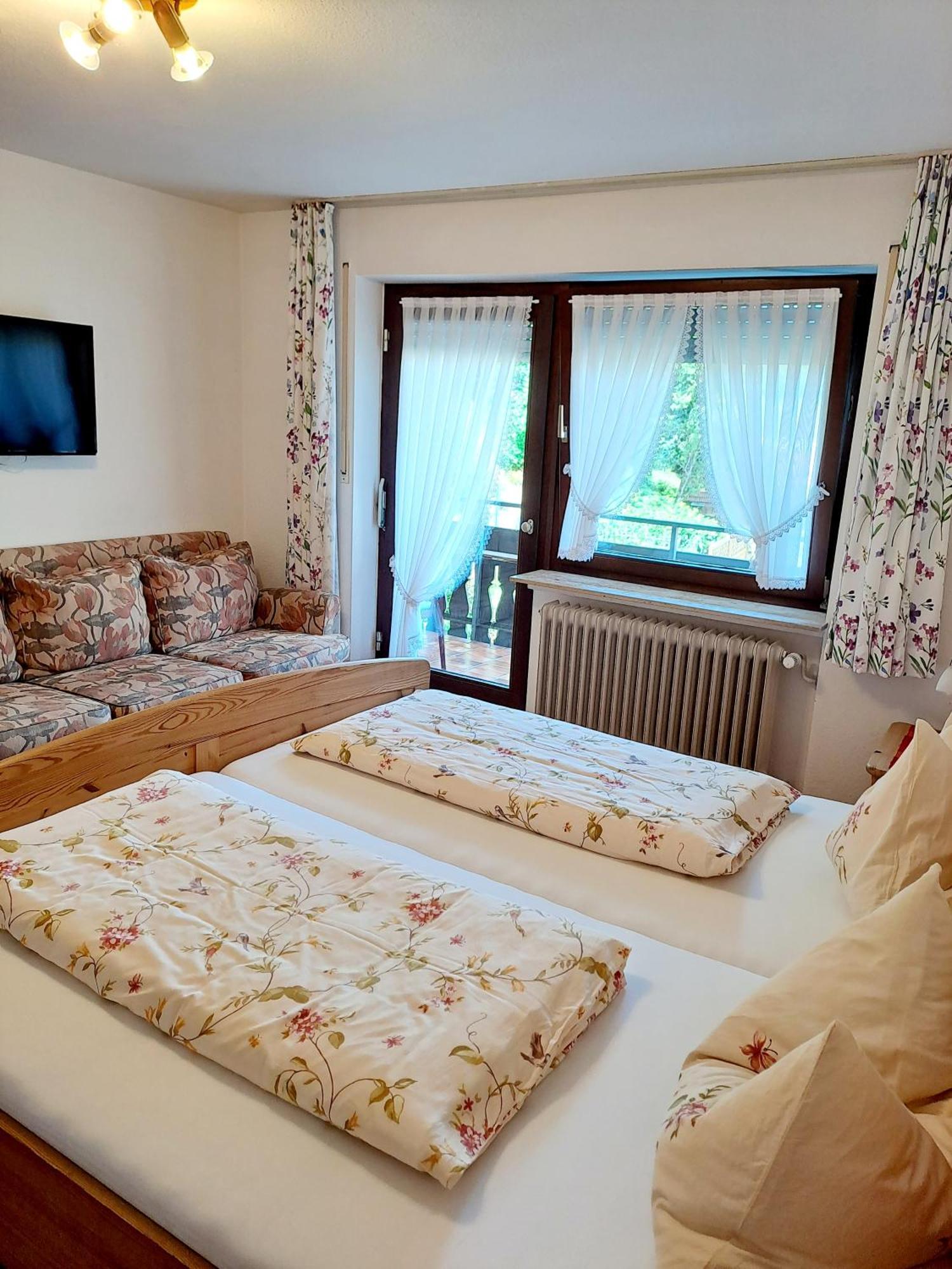 Pension Schlossbergblick سيمونسوالد المظهر الخارجي الصورة